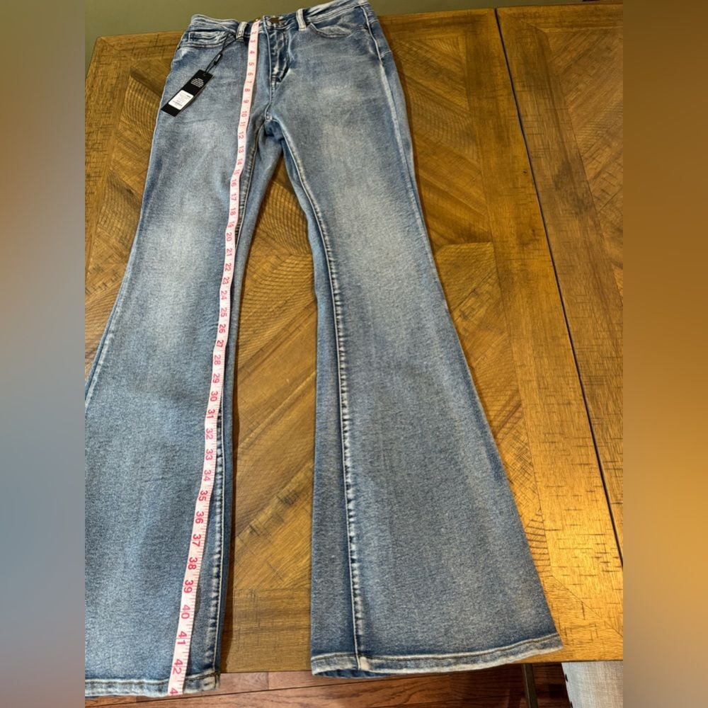 Fashion Nova Gemma Sculpting Stretch Vintage Wash High Waist Flare Jeans NWT - Picture 8 of 13